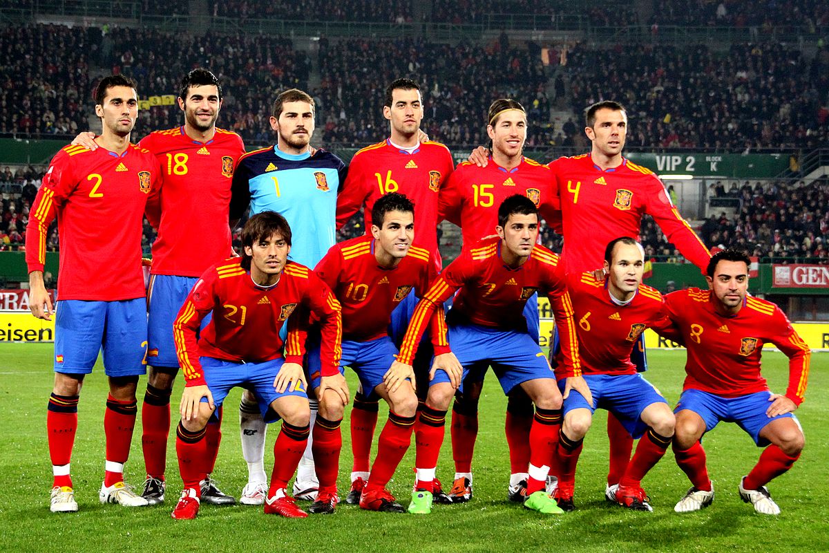 1200px-Spanien_-_Nationalmannschaft_20091118.jpg